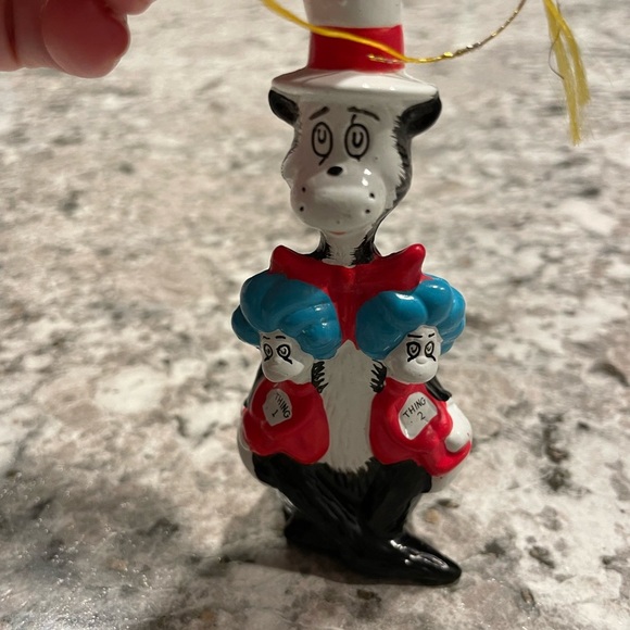 Hallmark Dr. Seuss Ornament - 2003 Cat in the hat with thing 1 and thing 2. - Picture 3 of 5